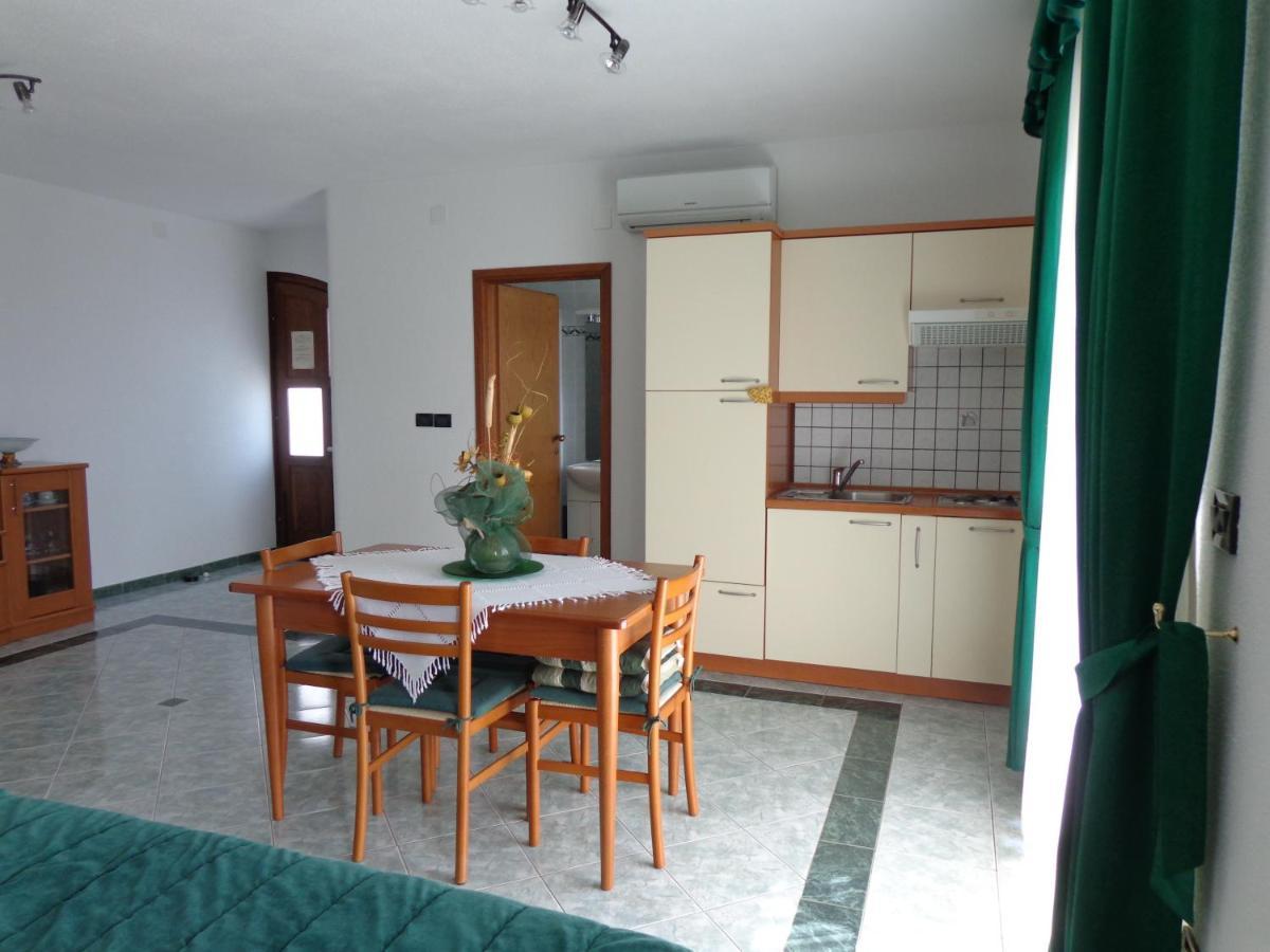 Apartmens Alenka Ρόβινι Δωμάτιο φωτογραφία