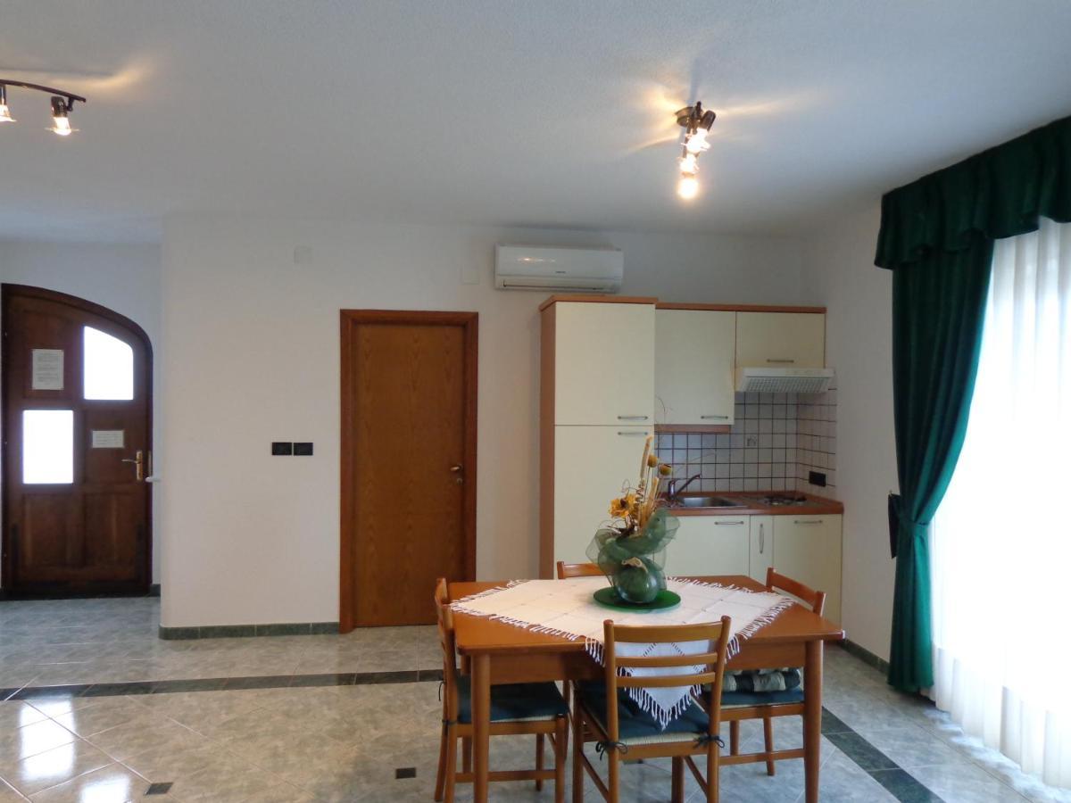 Apartmens Alenka Ρόβινι Δωμάτιο φωτογραφία